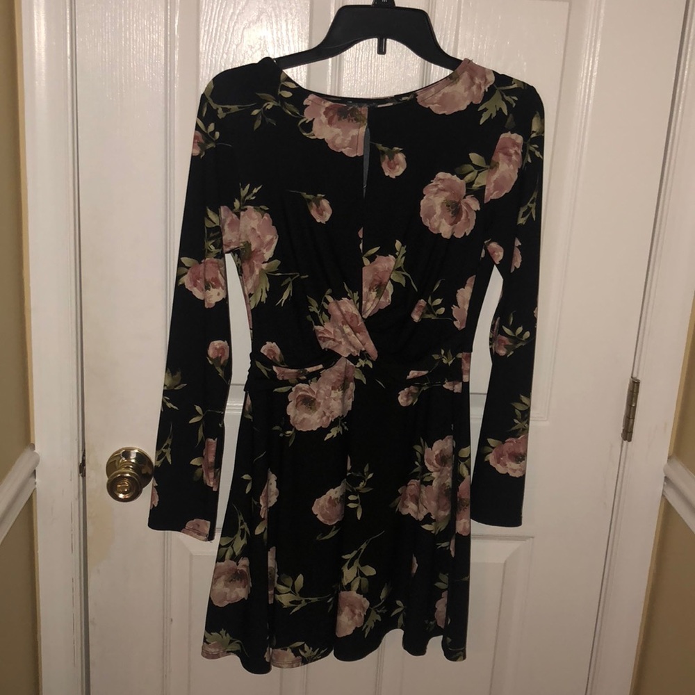 Black and floral print mini long sleeve dress